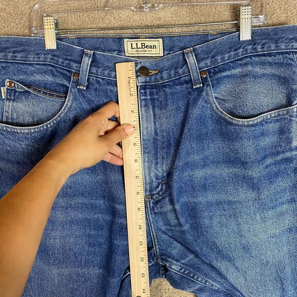 L.L.Bean Straight Leg Jeans Mens Size 36 x 30 Blue Medium Wash Denim Relaxed Fit - Picture 5 of 10